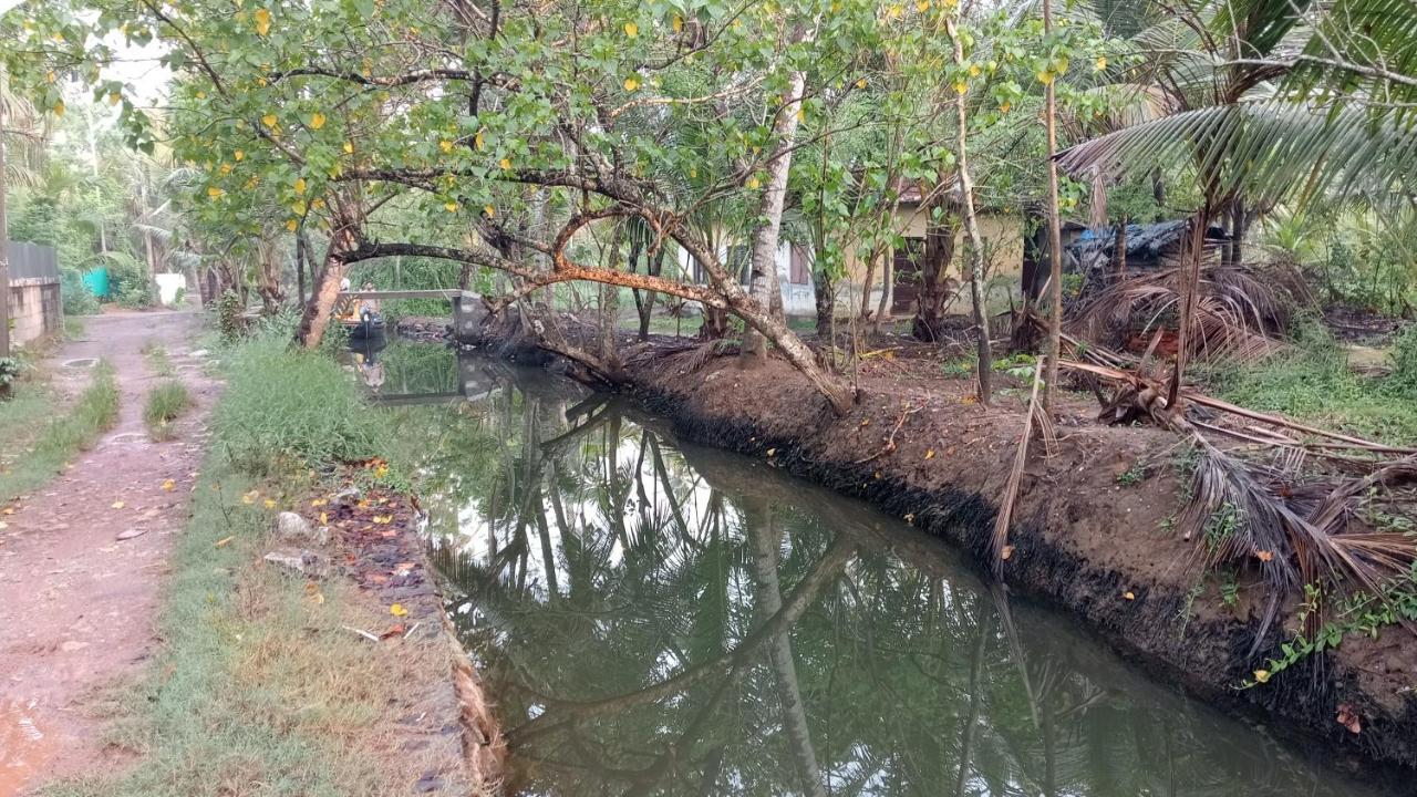 Prakruthi Residency Munroeisland Leilighet Mundrothuruth Eksteriør bilde