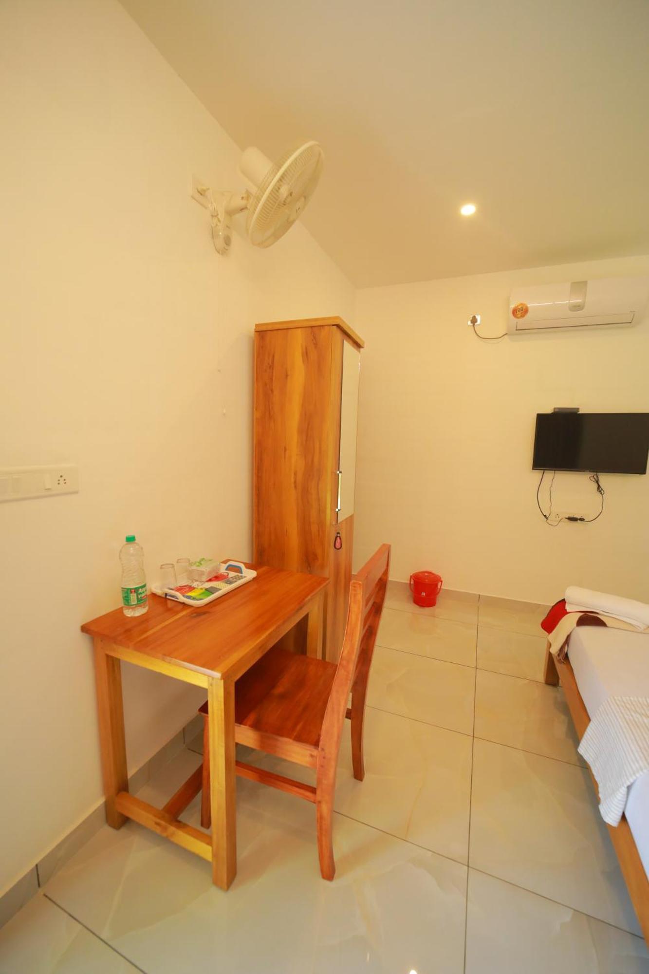 Prakruthi Residency Munroeisland Leilighet Mundrothuruth Eksteriør bilde